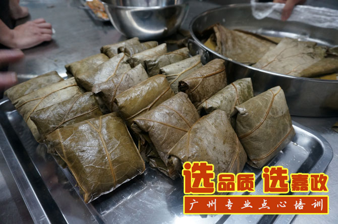 广东点心培训广州十大名点之荷香糯米鸡