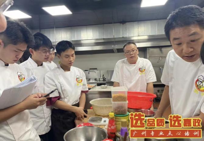 一碗正宗的艇仔粥是怎么样的?艇仔粥里面有什么?